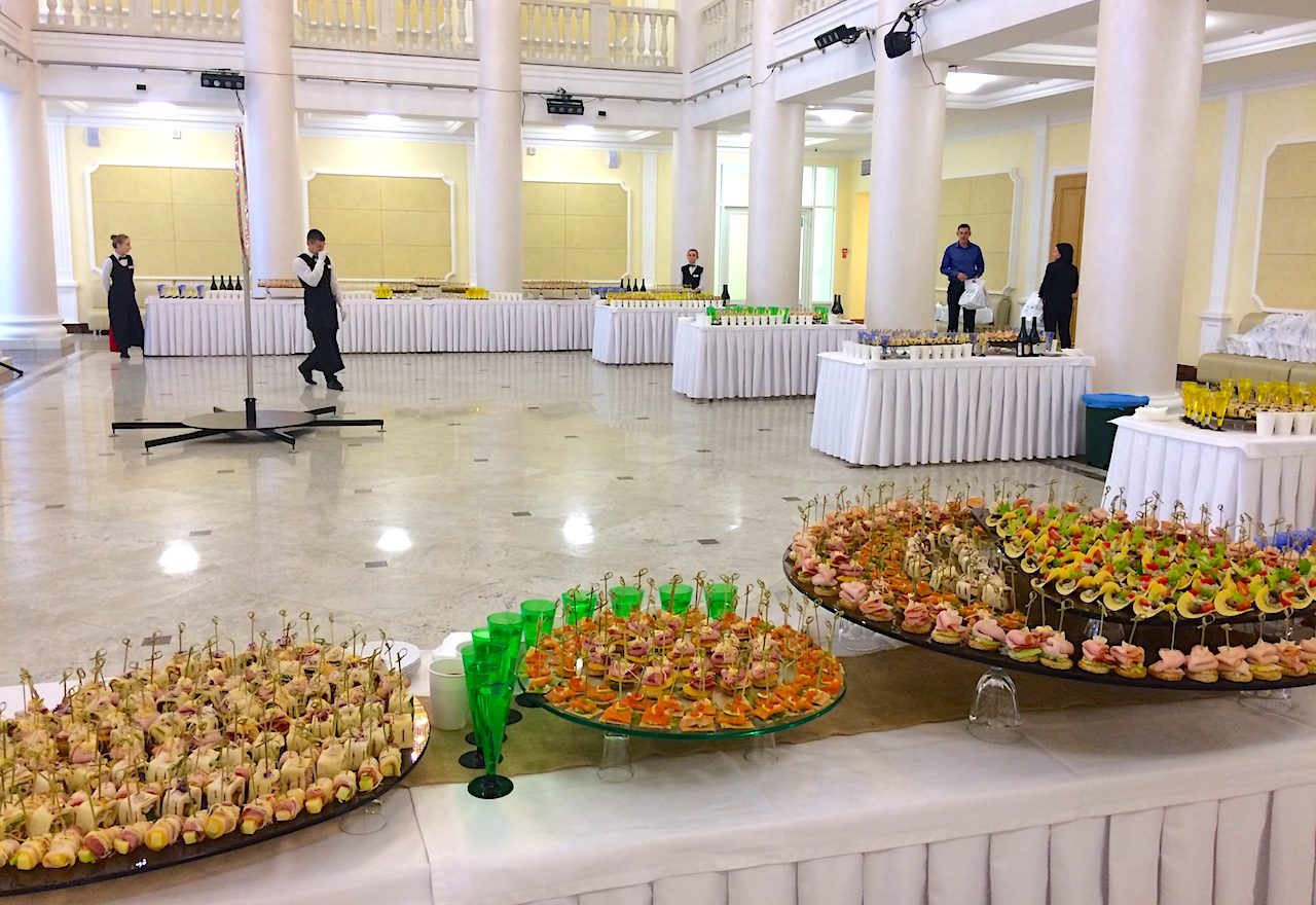ДК Юбилейный выездной фуршет на 450 персон в городе Воткинск